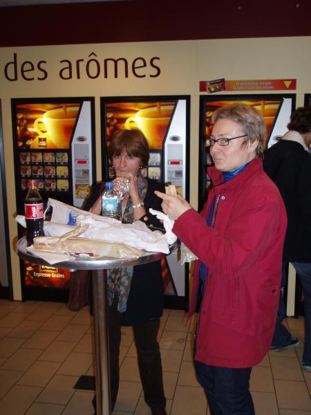 Premier diner sur l'aire d'autoroute