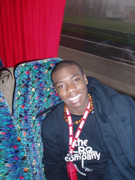 Guy dans le bus